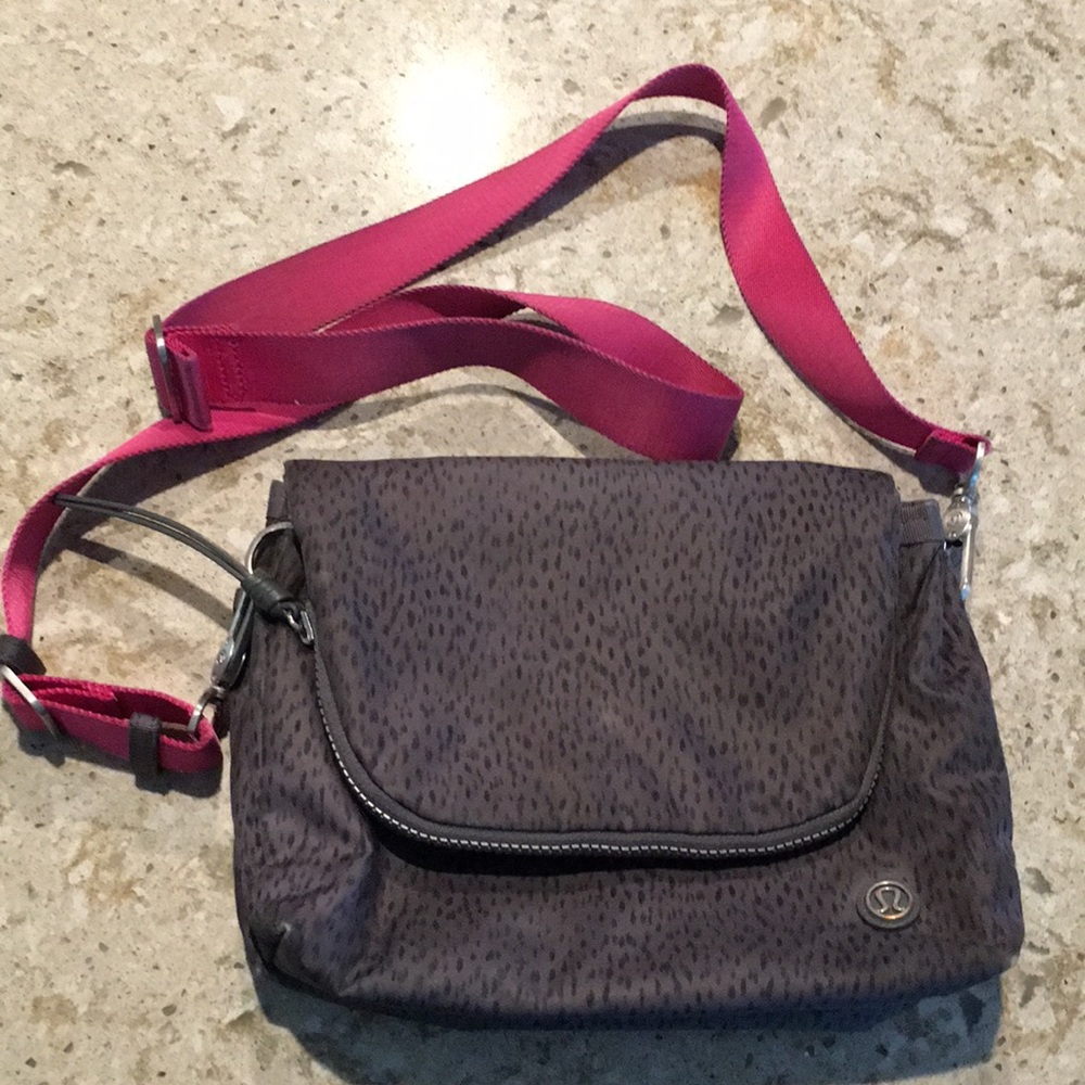 Lululemon purse